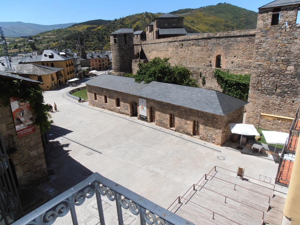 Hostal Virgen De La Encina Ponferrada Værelse billede