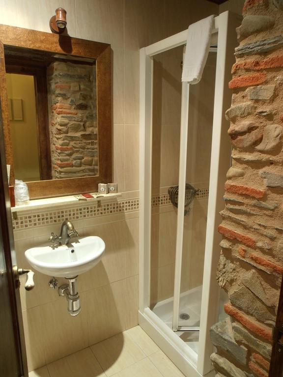 Hostal Virgen De La Encina Ponferrada Værelse billede