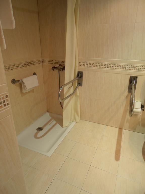 Hostal Virgen De La Encina Ponferrada Værelse billede