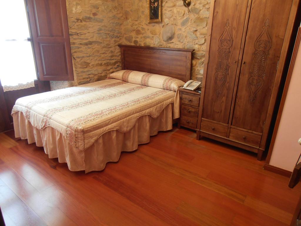 Hostal Virgen De La Encina Ponferrada Værelse billede
