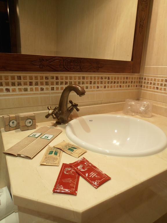 Hostal Virgen De La Encina Ponferrada Værelse billede