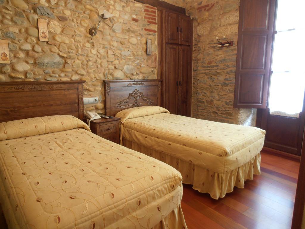 Hostal Virgen De La Encina Ponferrada Værelse billede