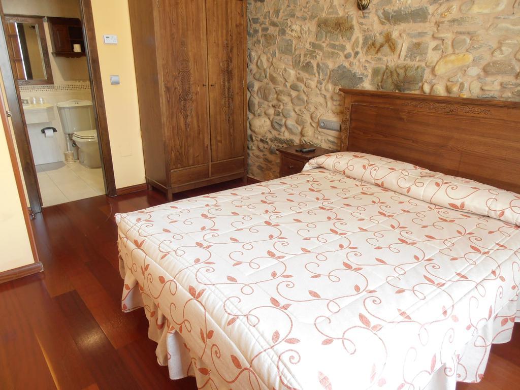 Hostal Virgen De La Encina Ponferrada Værelse billede