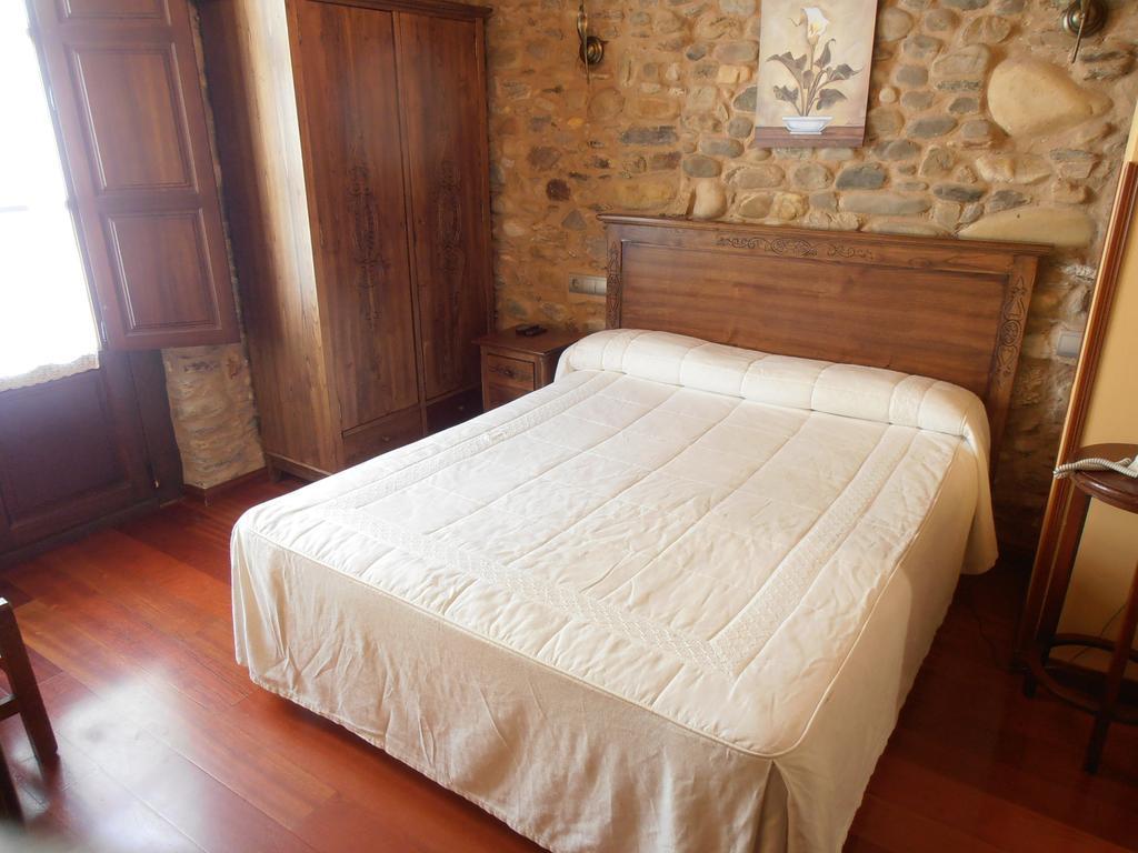 Hostal Virgen De La Encina Ponferrada Værelse billede
