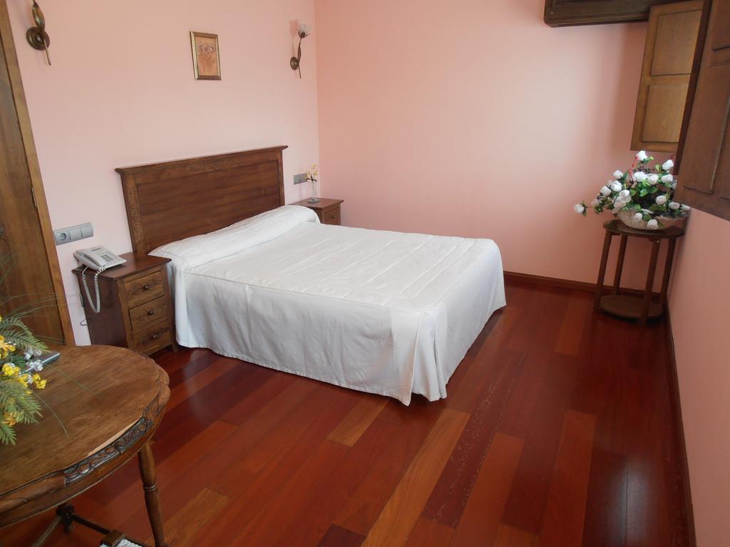 Hostal Virgen De La Encina Ponferrada Værelse billede