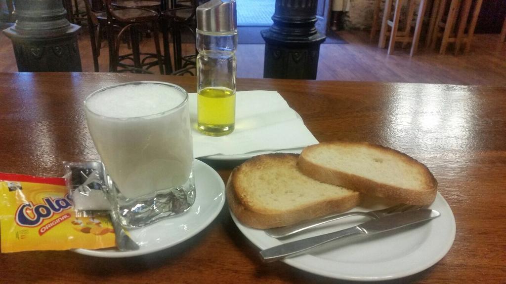 Hostal Virgen De La Encina Ponferrada Eksteriør billede